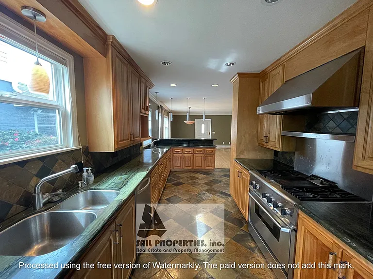 220 Baltimore Ave — Photo 6