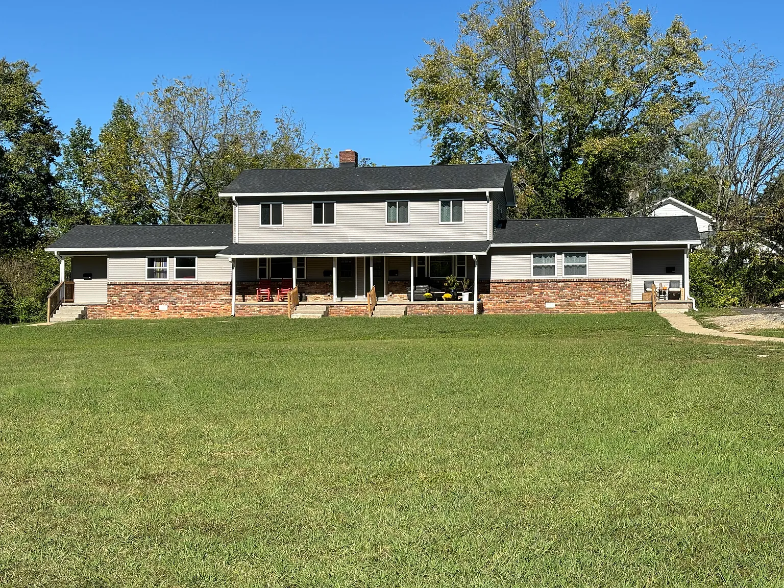 2 bed, 1.5 bath, 1350 sqft, $1,450 — Photo 1