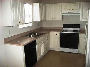 5th image of 1083 Bateman Dr