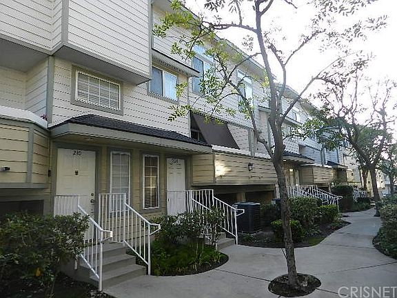 3rd image of 11150 Glenoaks Blvd Unit 231