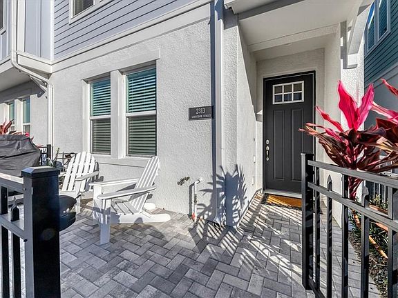 4th image of 2313 Lindstrom St
