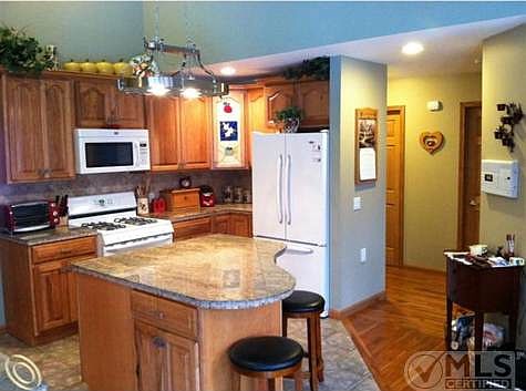 Kitchen - Copy.JPG