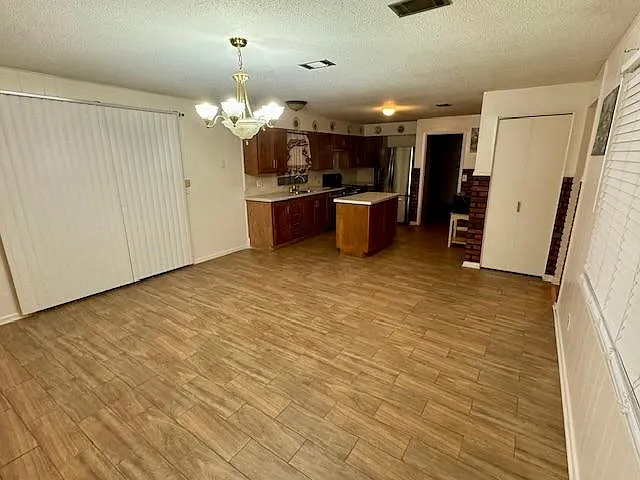 3 bed, 1352 sqft, $1,750 — Photo 4