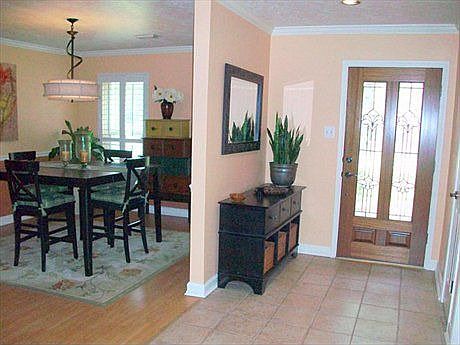 5th image of 3029 Glen Iris Dr