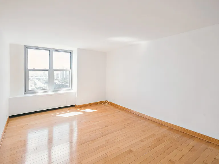 400 E Randolph St #3905 — Photo 19