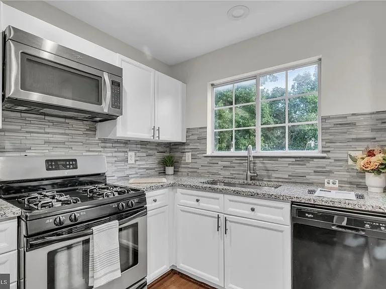 14197 Autumn Cir — Photo 3