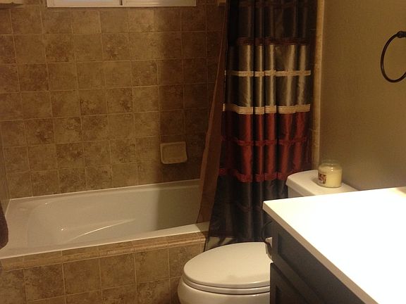 Remodeled bath w/ jetted tub
