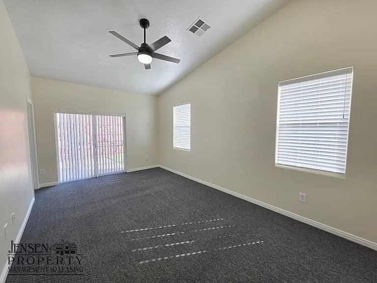 2055 E 180 South Cir — Photo 13