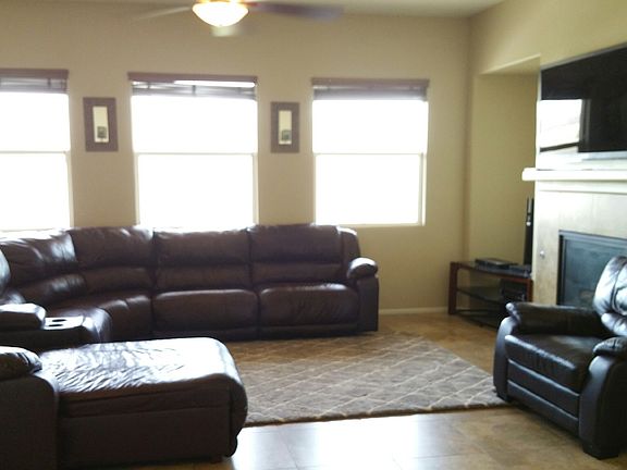 Bright Inviting Family Room!