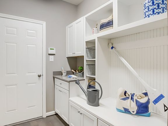 HovHall to keep your home tidy