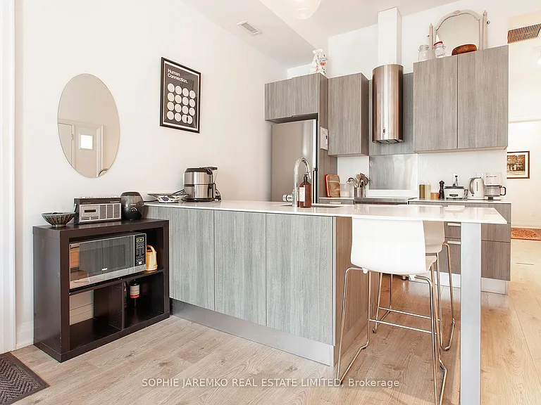165 Carlton St #1 — Photo 8
