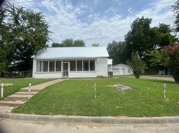 209 NE Railroad St, Gore, OK 74435