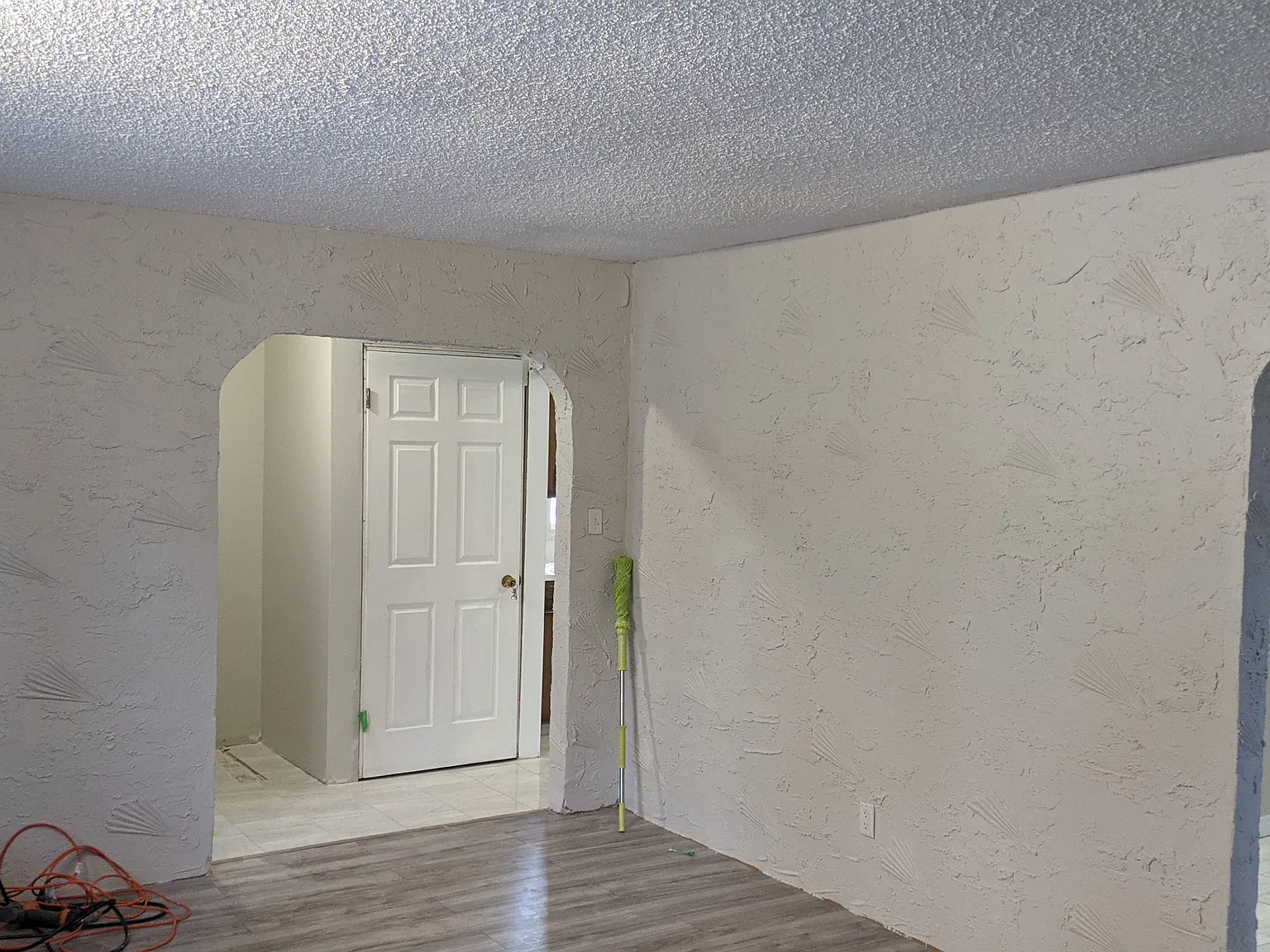 3 bed, 1.5 bath, 1125 sqft, $2,100 — Photo 3
