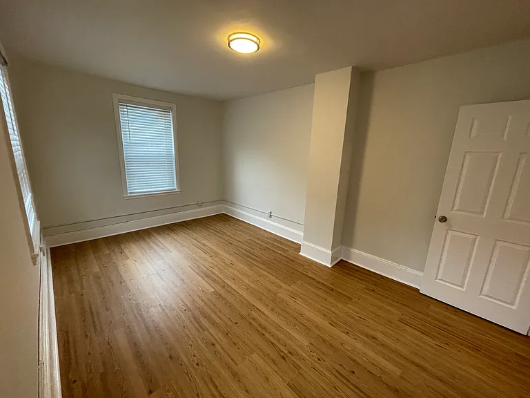 325 Green St #3 — Photo 8