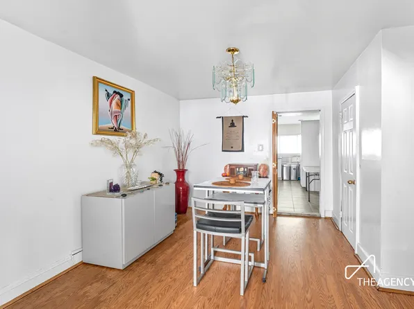 789 Hancock Street image 3 of 7