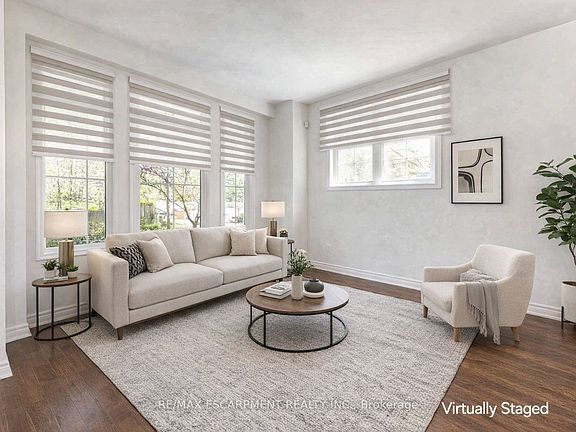 4th image of 1203 Lorne Park Rd