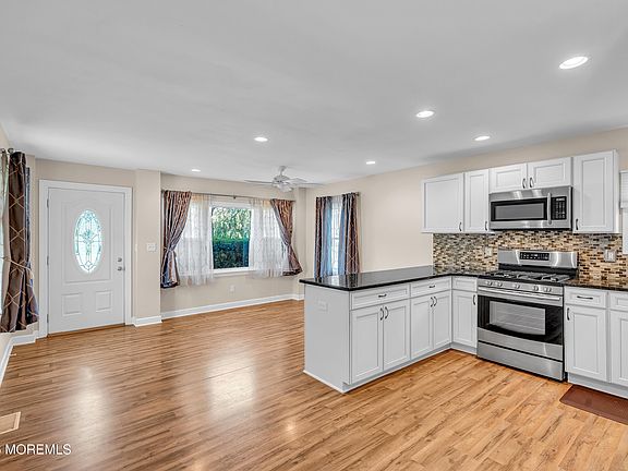 4th image of 1407 Edgemere Road