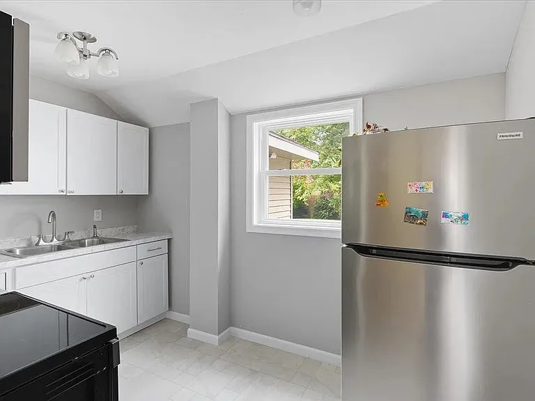 89 Oakwood Dr — Photo 16