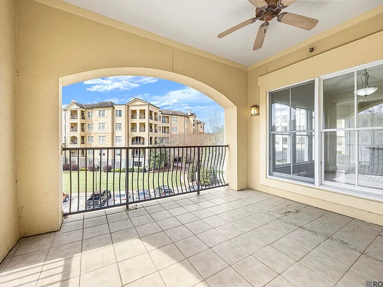 998 Stanford Ave #303 — Photo 4