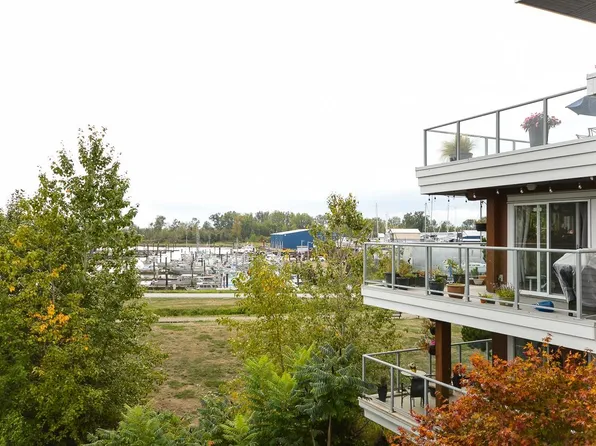 5700 Andrews Rd #321, Richmond, BC V7E 6N7