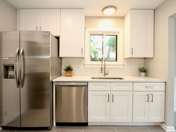 3rd image of 265 Wilmette Ct Unit B2
