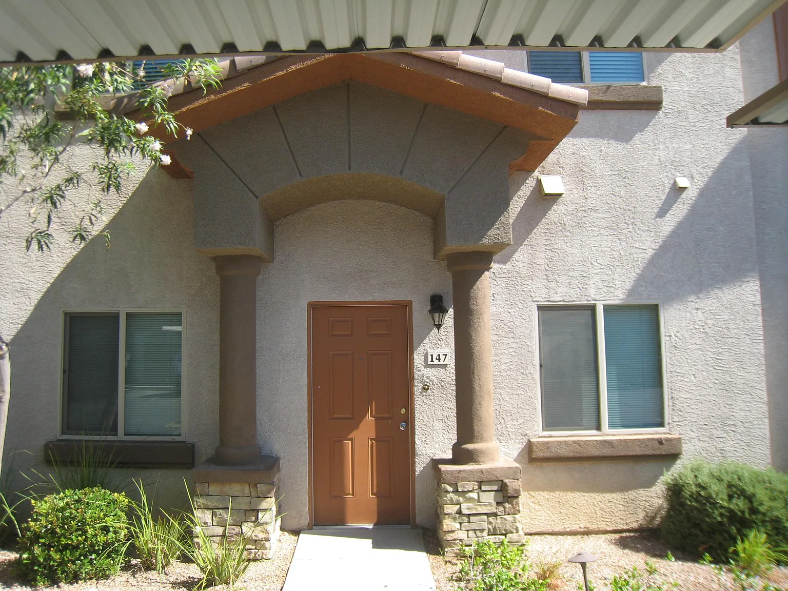 7701 W Robindale Rd — Photo 4