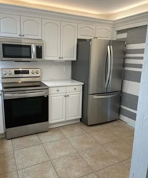Another view of the kitchen.