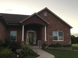 4829 Bayless Dr, Farmington, MO 63640