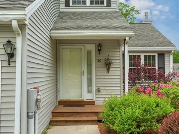 20 Mountain Laurel Ln, Fitchburg, MA 01420