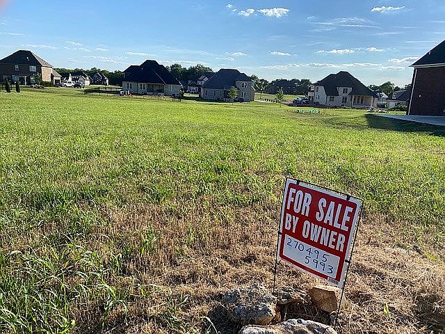 1st image of 609 Diamond Peak Dr