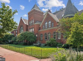 902 D St SE #1, Washington, DC 20003