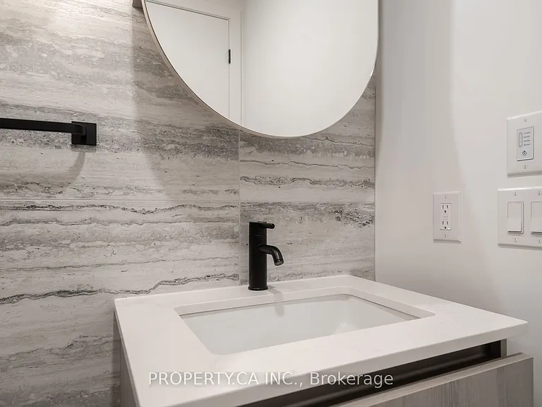 2625 Dundas St W #407 — Photo 4