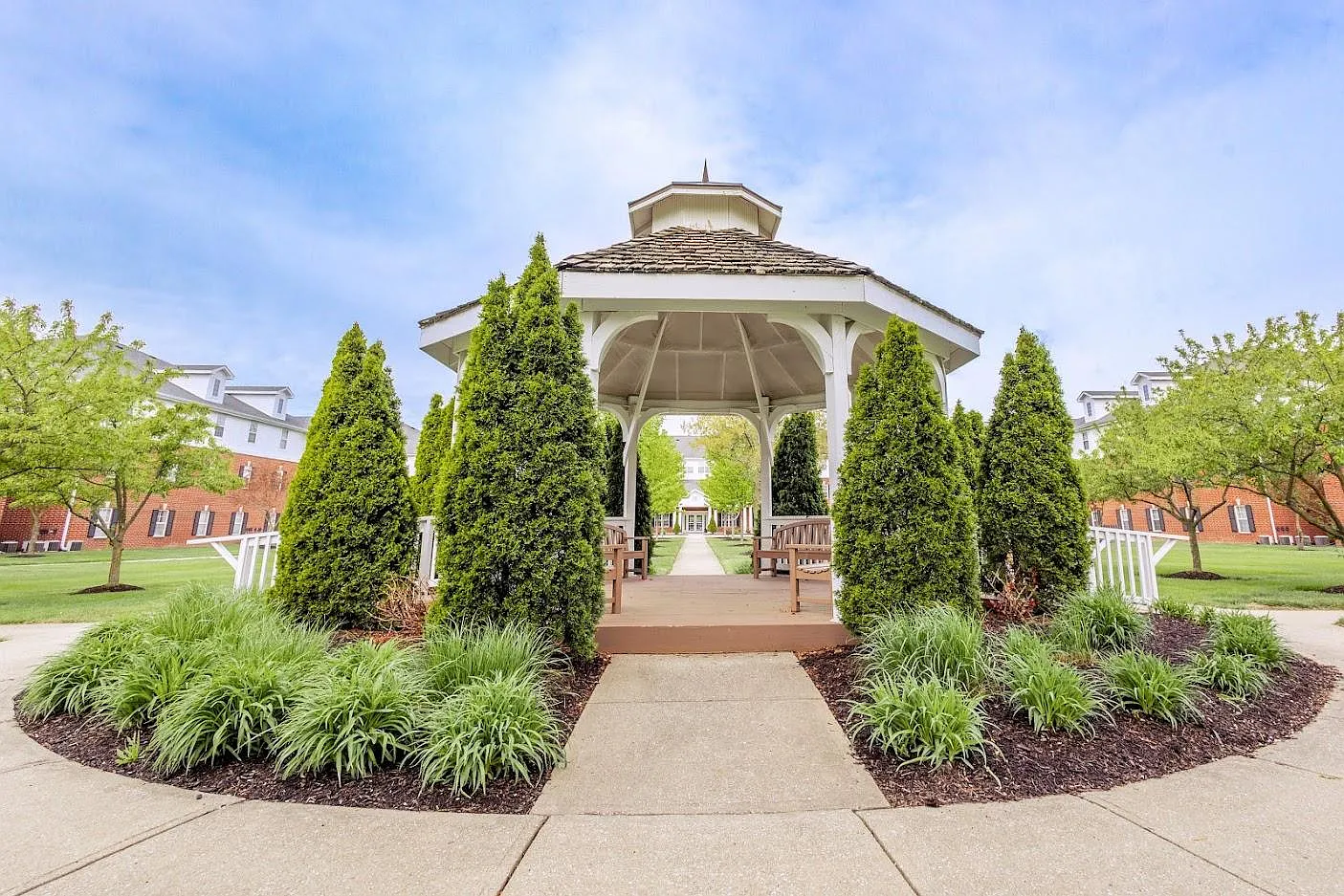 Benjamin Court - A 55+ Community — Photo 2