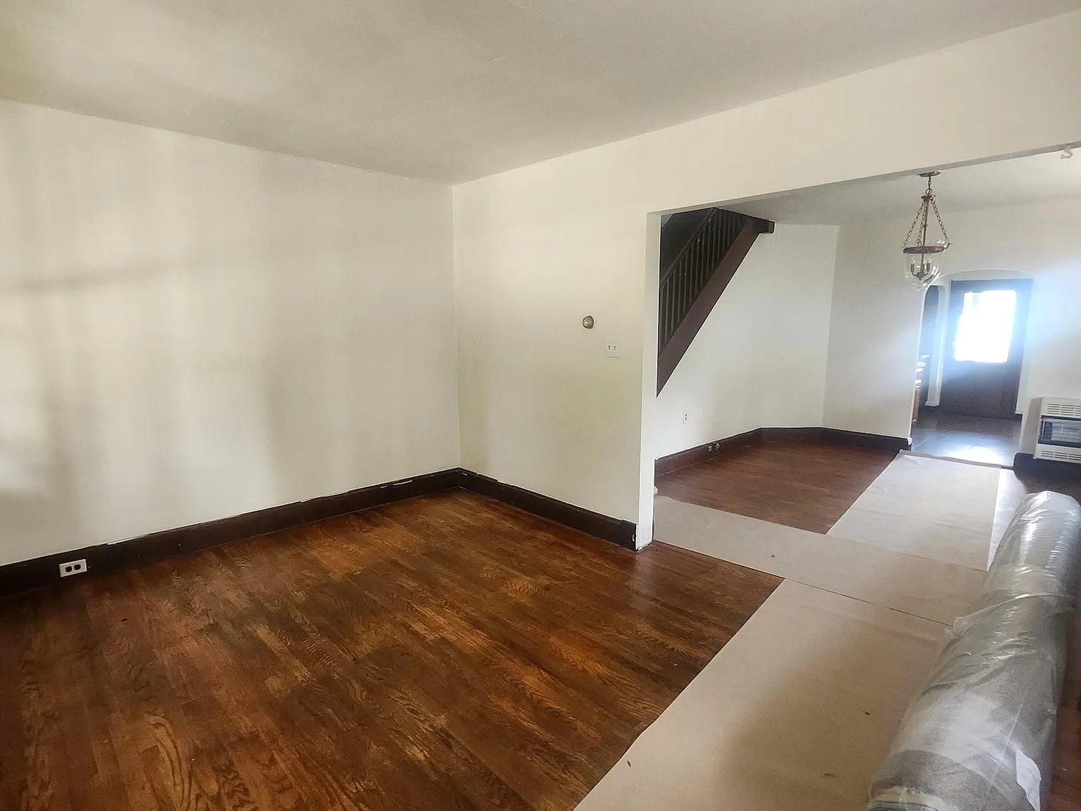 3 bed, 960 sqft, $1,200 — Photo 3