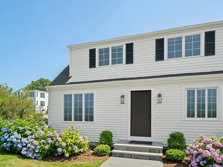 108 Harbor Rd — Photo 3
