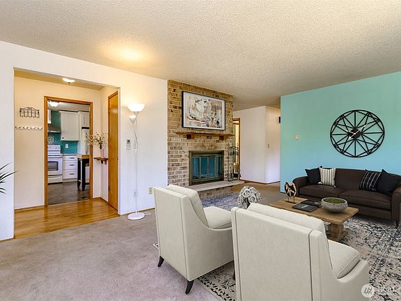 5th image of 2501 64th Avenue NE