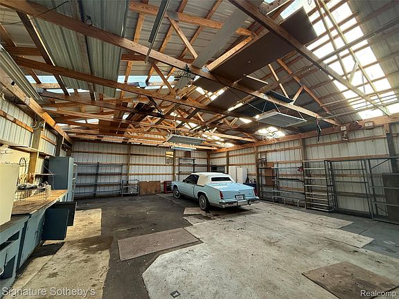 4th image of 5825 N Lotz Rd