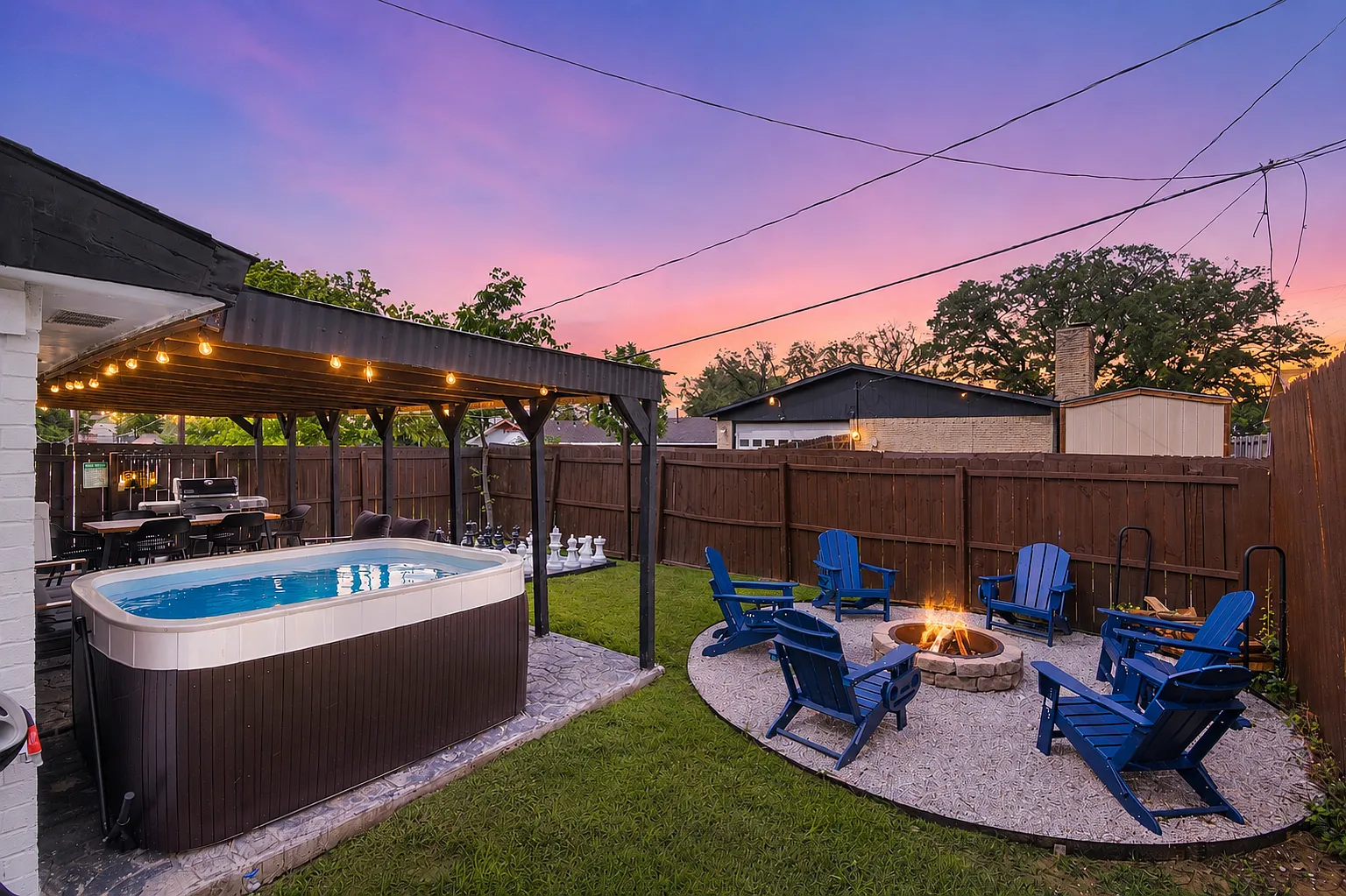 5 bed, 2.5 bath, 2032 sqft, $8,150 — Photo 2