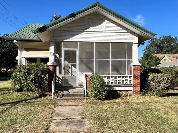 111 W Grober St, Paris, AR 72855