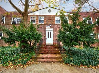 13822 78th Ave APT B, Kew Gardens Hills, NY