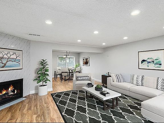 5th image of 18333 Hatteras St Unit 16