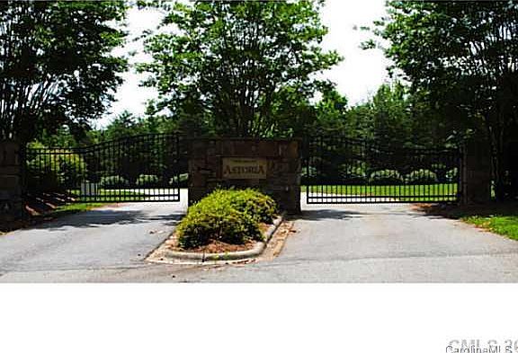 3rd image of 1080 Astoria Pkwy #15