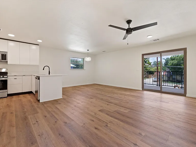 317 Mill St #102 — Photo 21