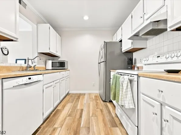 971 Bloomfield Ave #C1, Glen Ridge, NJ 07028
