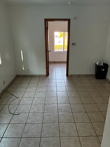 1633 Superior St #2 — Photo 4
