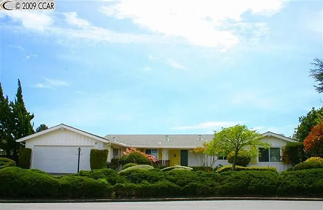25 Bel Air Dr photo 1
