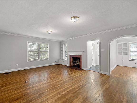 5th image of 2530 Colcord Ave