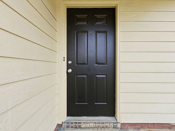 3rd image of 5766 Spanish Oak Dr