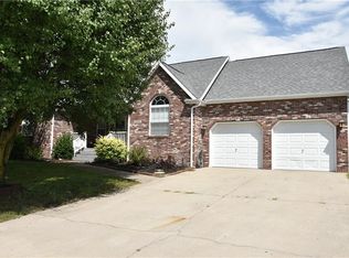6012 Schooner Ct, Columbus, IN 47203