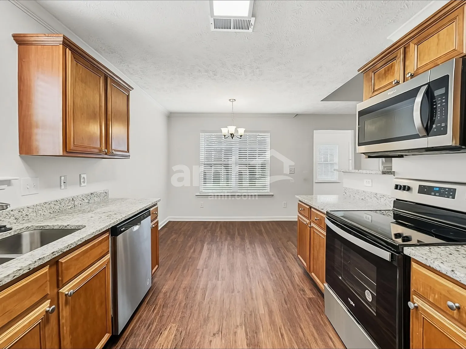 4 bed, 2.0 bath, 1905 sqft, $2,375 — Photo 4